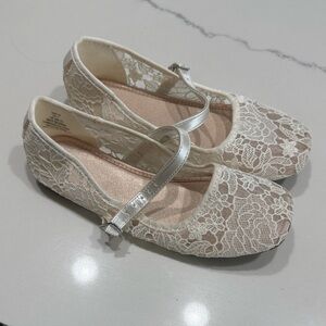 H&M Cream Lace Kids Dress Shoes